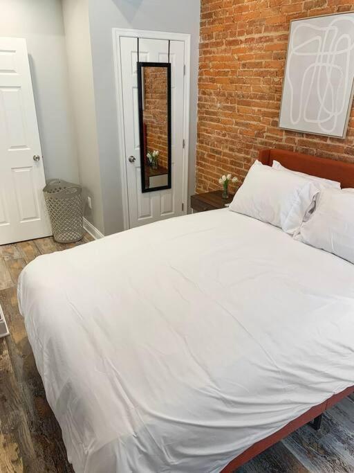 Cozy Modern Apt In The Heart Of Fells Point! Балтимор Екстериор снимка
