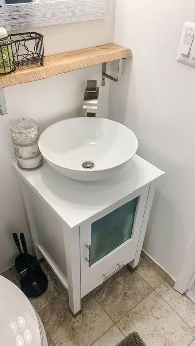 Cozy Modern Apt In The Heart Of Fells Point! Балтимор Екстериор снимка