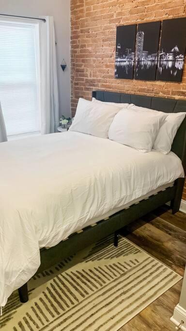 Cozy Modern Apt In The Heart Of Fells Point! Балтимор Екстериор снимка